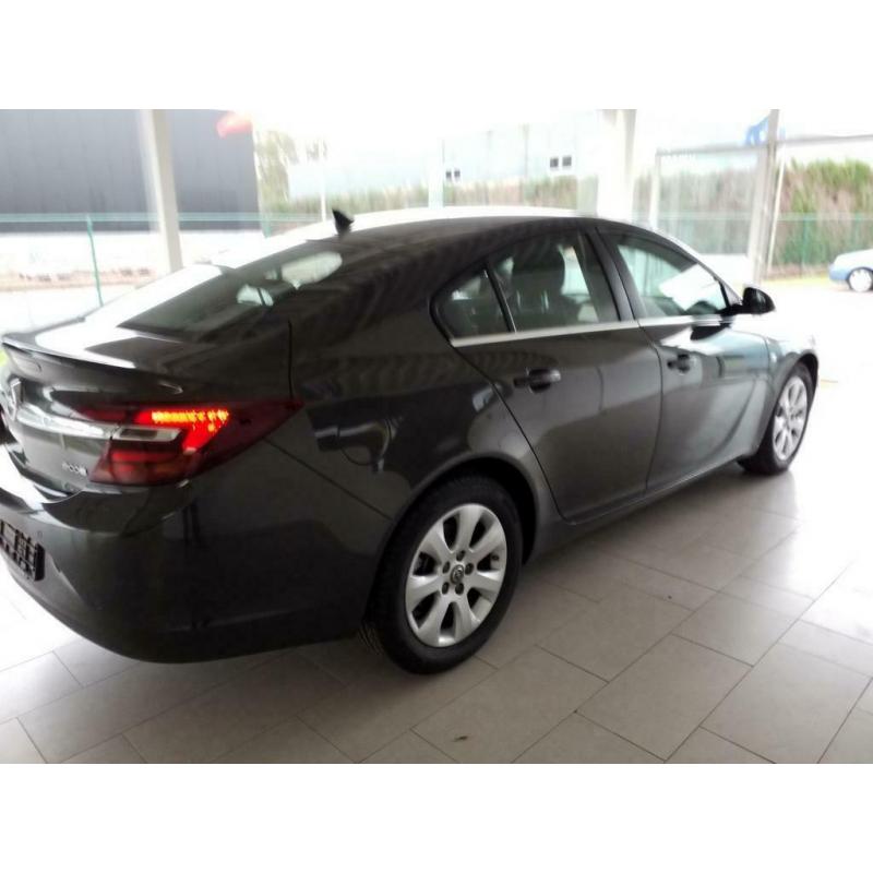 Opel insignia eco diesel bj 2015 slechts 17800km super mooi