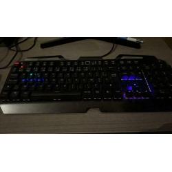 Clavier mécanique gaming switch bleue bon état