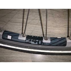 Shimano voorwiel met naafdynamo