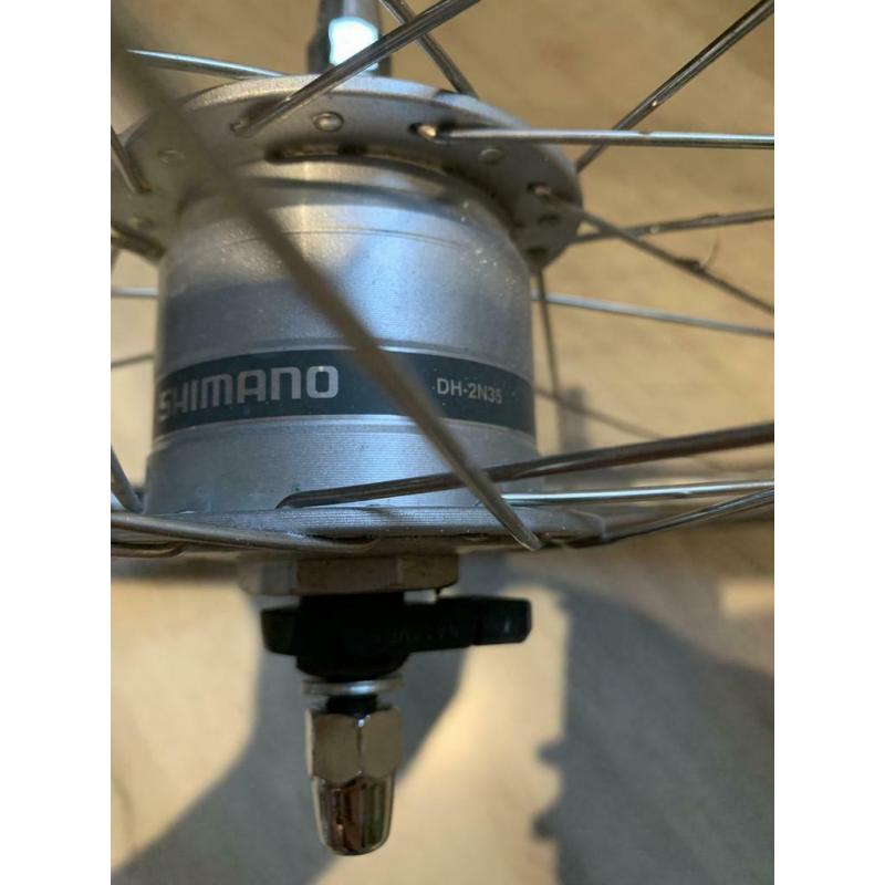 Shimano voorwiel met naafdynamo