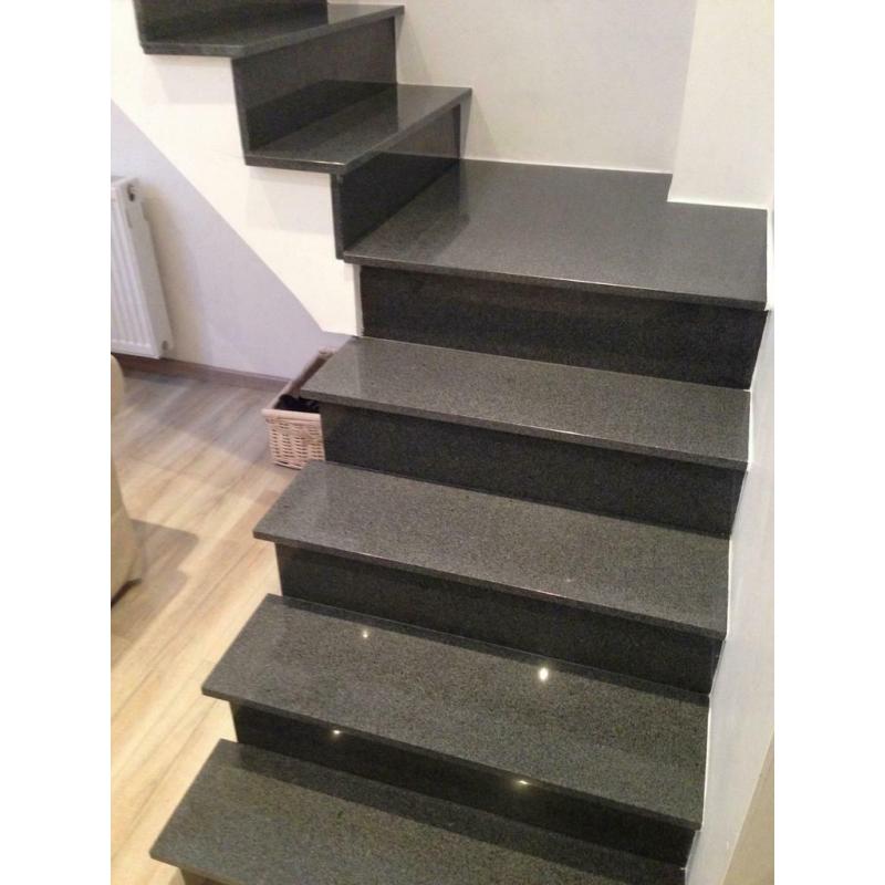 Paveur , carreleur tel:0486839008