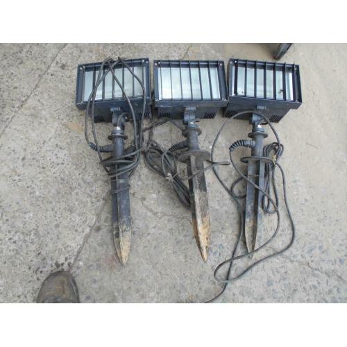 verschillende verlichtingen + zekeringen + diversen.