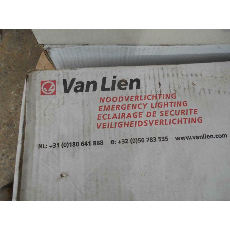 verschillende verlichtingen + zekeringen + diversen.