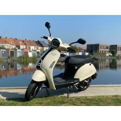Gloednieuwe Fly scooter kopen? Nu superpromo!!!