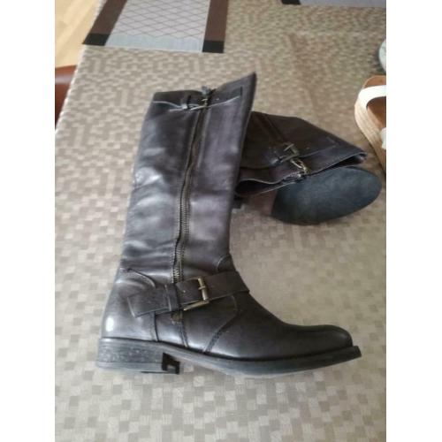 Mooie laarzen, dames. mt 37