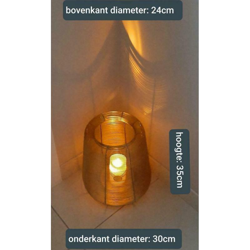 Mooie grote kaarsenhouder met kaars op batterijen inbegrepen