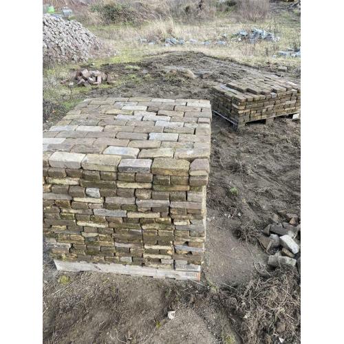 Oud gebakken Hollandse kleiklinkers brons