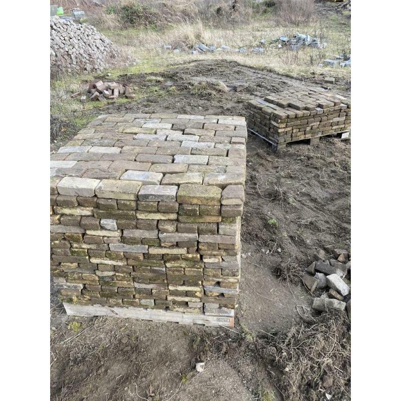 Oud gebakken Hollandse kleiklinkers brons