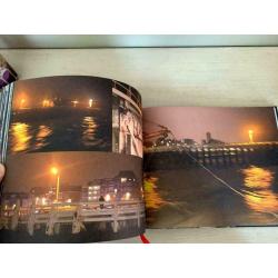 Prachtig fotoboek. Het zweet van de zee.