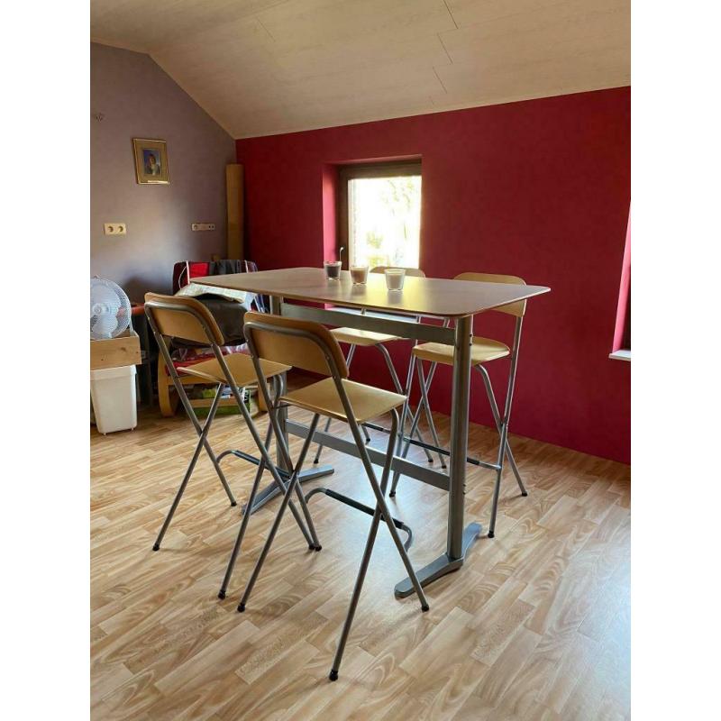Table haute + 4 chaises Ikea