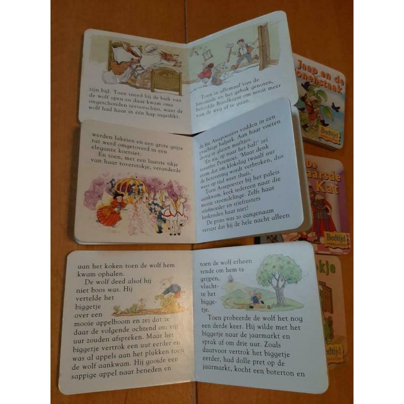 Lot 6 kleine kartonboekjes met sprookjes
